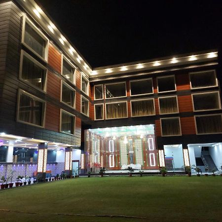 Capital O 23469 Hotel Ss Grandeur Lucknow Exterior foto
