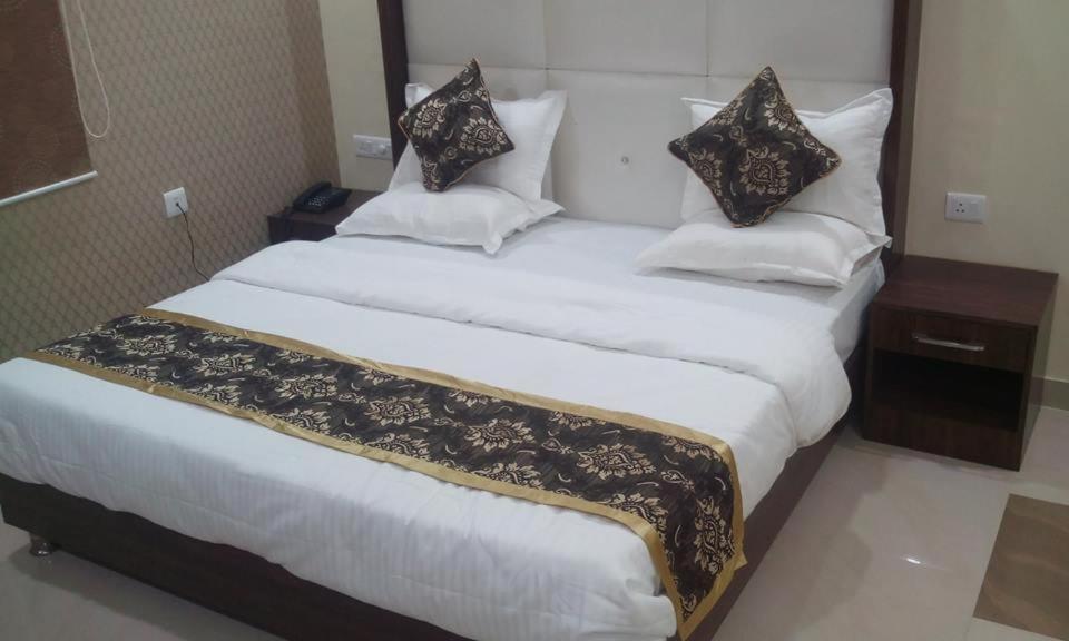 Capital O 23469 Hotel Ss Grandeur Lucknow Exterior foto